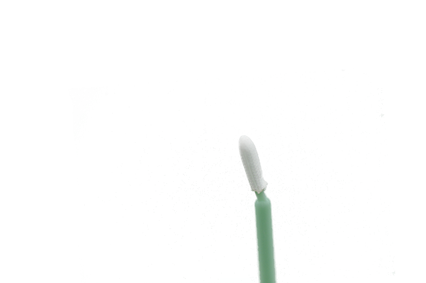 DYNOclean Swab Poly 768Ein runder Reinraumtupfer mit einem hellgrünem Stäbchen.
