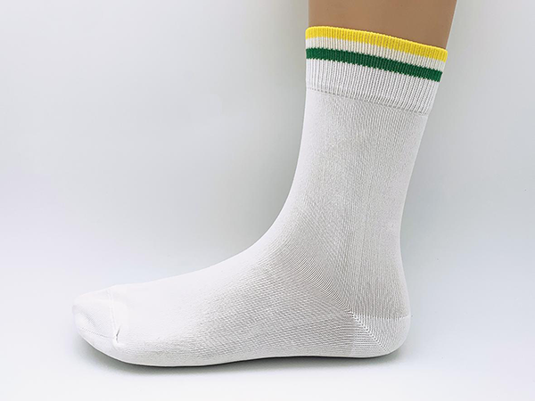 Chaussettes pour salle blanche taille 40-44Weisse Reinraumsocken aus strapazierfähigem Material.
