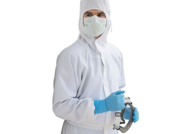 Overall mit Haube AlsistrongBlauer Overall, welcher bei den Augen eine Öffnung hat. Beim Mundbereich ist der Stoff weiss und etwas dünner für die Atmung.