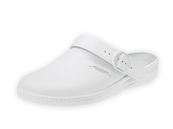Abeba Clog weiss 7021Ein weisser Abeba Clog Arbeitsschuh mit einem verstellbaren Riemen am Fersen.