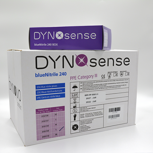 DYNOsense blueNitrile 240 BOXGrosser Karton und darauf eine kleine Kartonbox gefüllt mit Handschuhen.