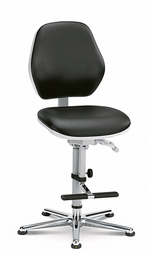 Reinraumstuhl Basic 2 (9140)Reinraumstuhl mit schwarzen Sitzpolster und Fusslehne.