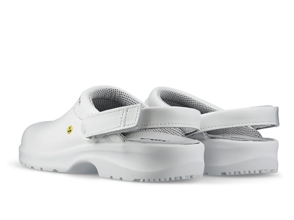 Sika Fusion Clog ESD weiss 19467Weisse Sika Cloq Arbeitsschuhe mit einem verstellbaren Riemen am Fersen.